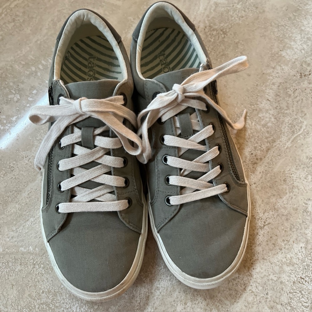 Taos Shoes Womens 10 Sage Green Z Soul Zipper Sneaker Casual Canvas